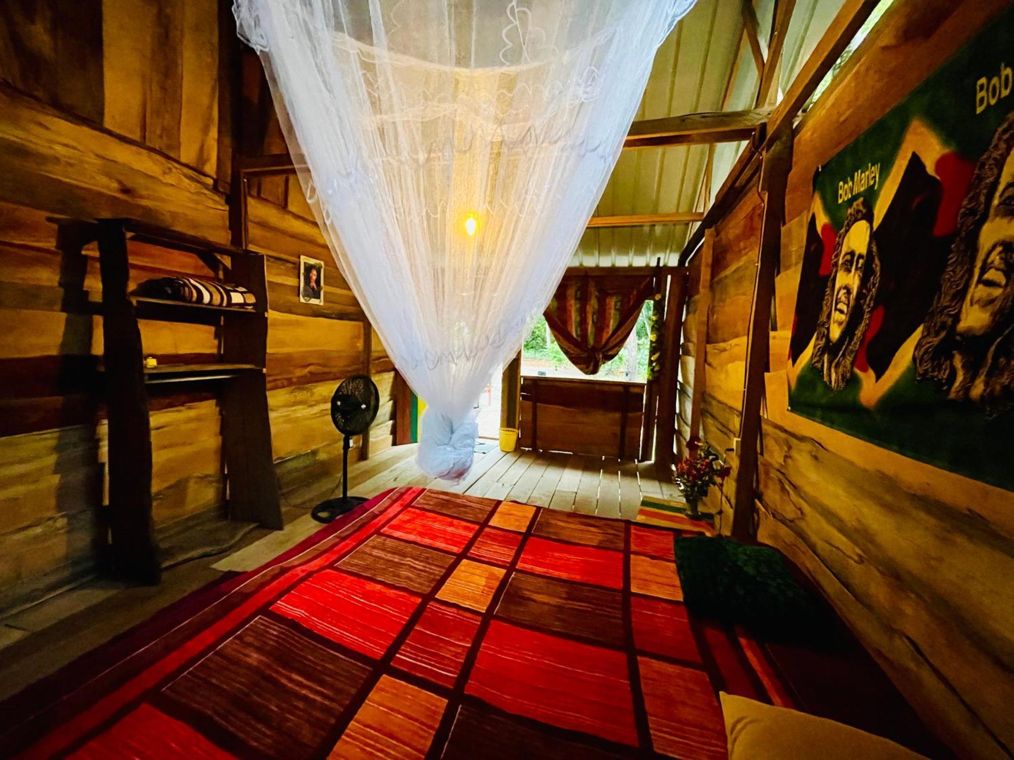 Land Of Promise - Reggae Bar & Eco Village Zanderij 외부 사진