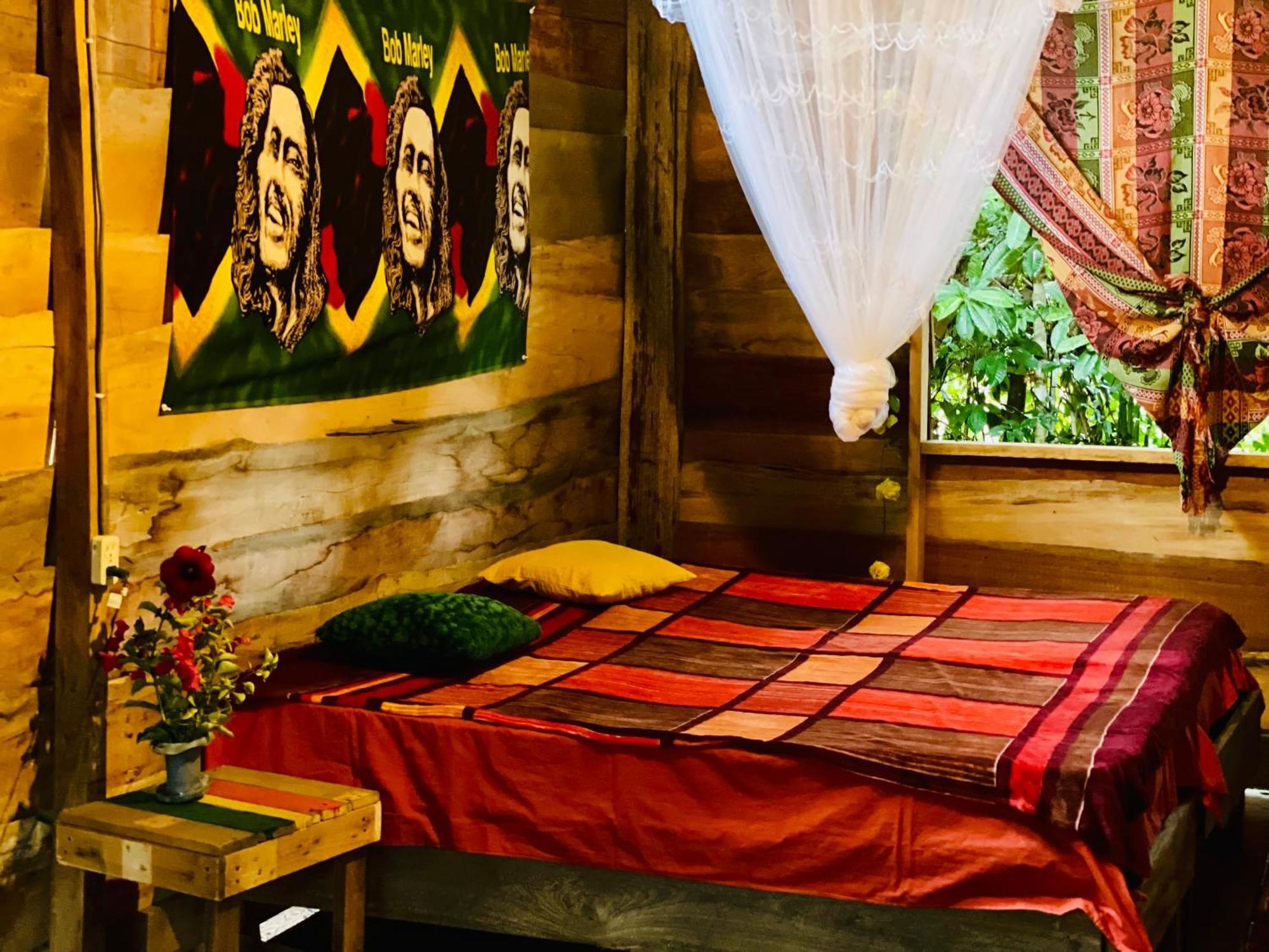 Land Of Promise - Reggae Bar & Eco Village Zanderij 외부 사진