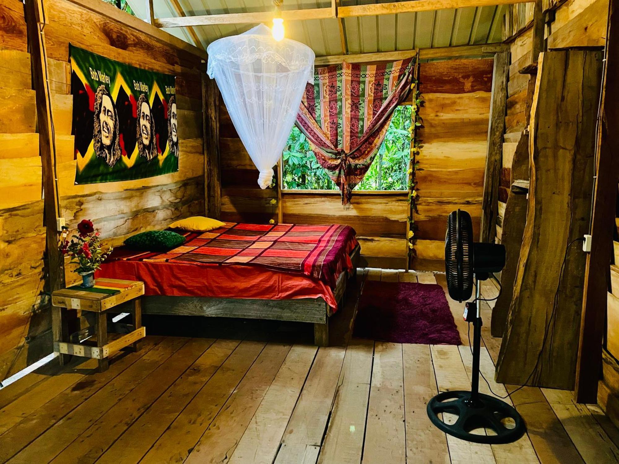 Land Of Promise - Reggae Bar & Eco Village Zanderij 외부 사진