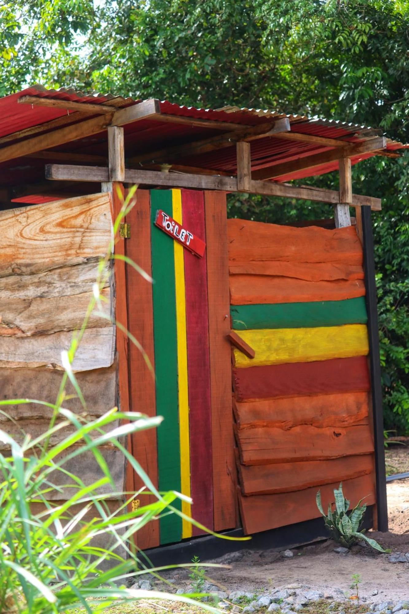 Land Of Promise - Reggae Bar & Eco Village Zanderij 외부 사진
