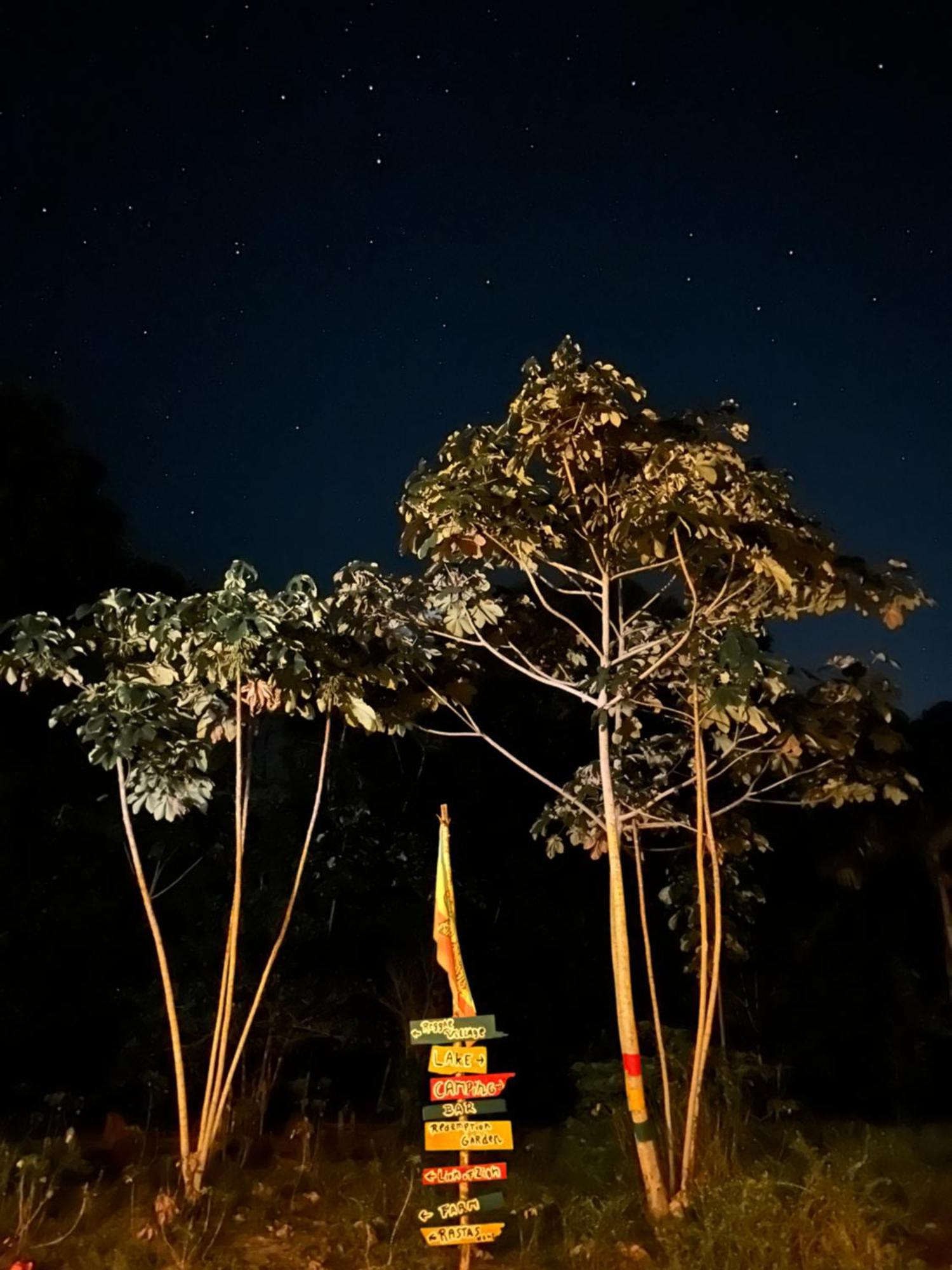 Land Of Promise - Reggae Bar & Eco Village Zanderij 외부 사진